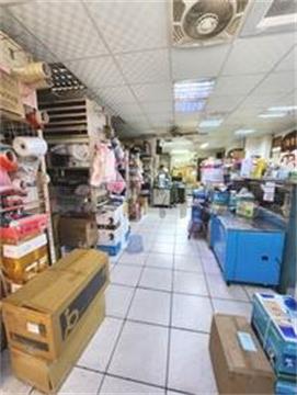 區公邊間寬面金店面