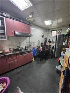 區公邊間寬面金店面
