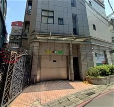 捷運三角金店面