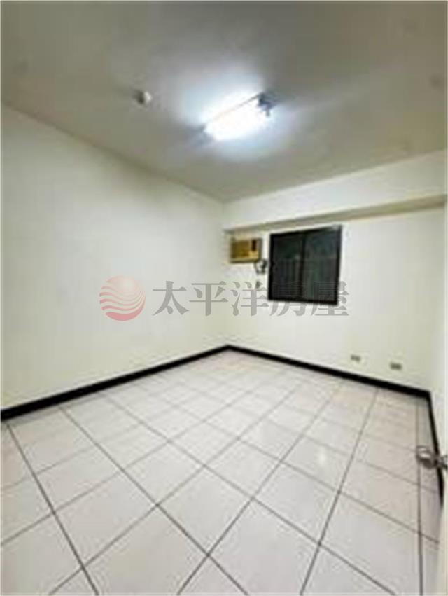 [專]台南車站稀有國宅一樓+車位