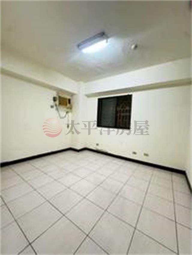 [專]台南車站稀有國宅一樓+車位