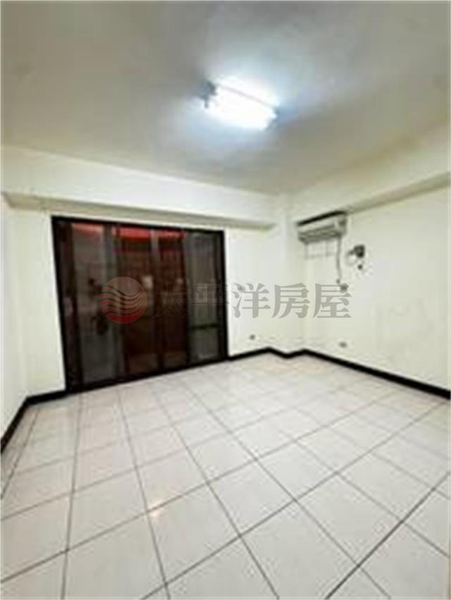 [專]台南車站稀有國宅一樓+車位