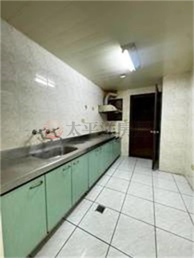 [專]台南車站稀有國宅一樓+車位