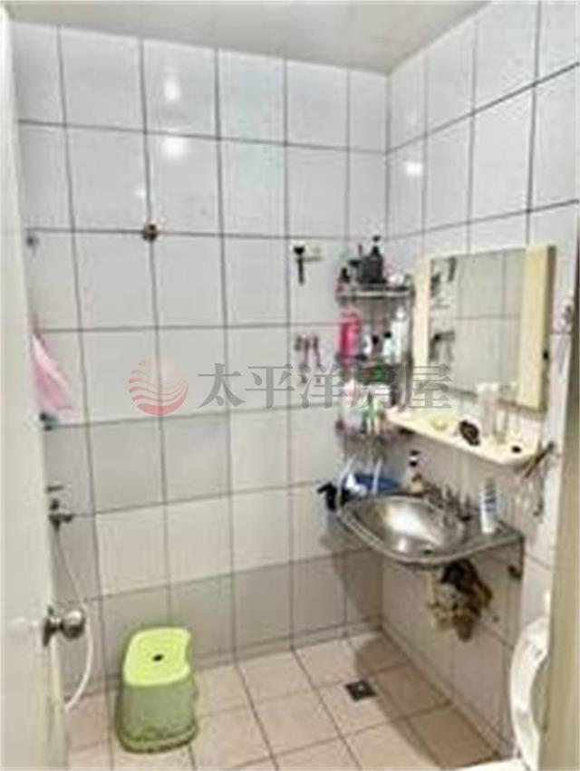 秀朗國小二樓美寓