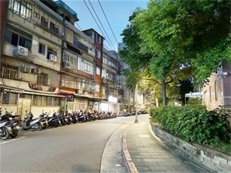 福興邊間兩房33年美寓