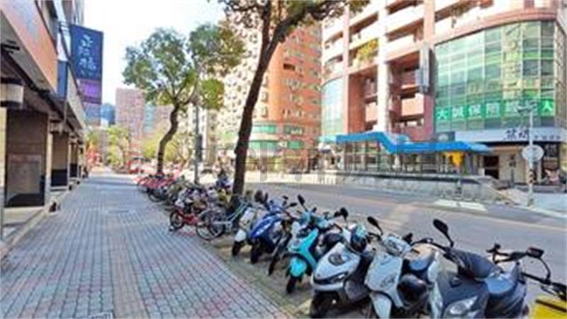 江子翠旁陽台套房