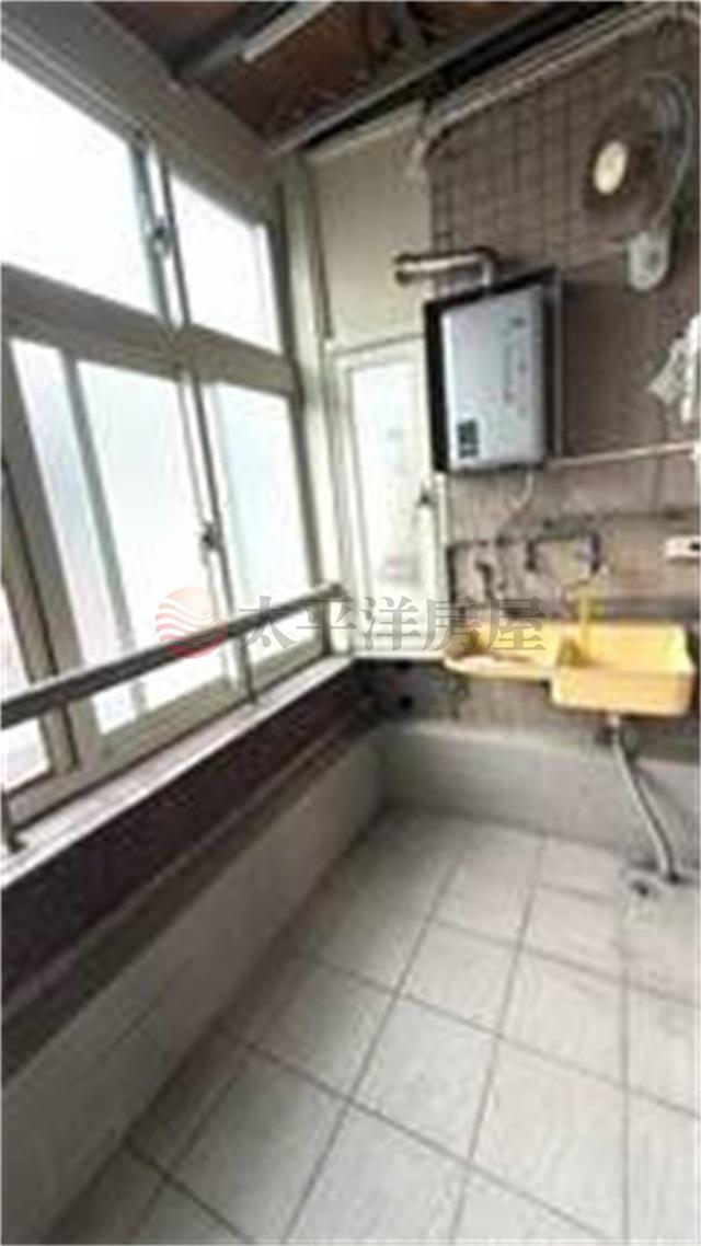 秀朗捷運百年好合三房